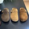 Tamancos Estilo Birkenstock com Solado Grosso e Bico Redondo para Aumento de Altura para Mulheres, Novo 2025 Versátil Respirável Casual Couro Macio Meia-Chinelinho Sapatos Femininos