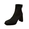 Botas Curtas de Camurça Francesa com Salto Alto para Mulheres no Outono e Inverno Novas Botas Plataforma Impermeáveis de Bico Quadrado com Solado Grosso Slim Botas Versáteis de Salto Grosso