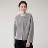 Novo casaco curto estilo chinês com botões para mulheres petites, versátil e simples, adequado para mães, casaco de lã de gola redonda de tamanho pequeno, grosso