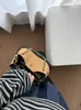 Bolso tote de diseño exclusivo estilo retro Chanel, nuevo bolso de hombro acolchado versátil 2026, bolso de mano de cadena a la moda