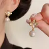 Aretes de borla de perlas florales estilo francés para mujer, únicos y elegantes, aretes de lujo ligero de alta gama, al por mayor