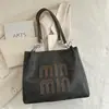 Bolso de Hombro Grande con Estampado de Letras para Mujer 2024 Invierno Nuevo Versátil Ins Casual Bolso Tote de Gama Alta Moderno
