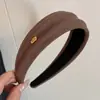 Pinza para el Pelo Lateral con Letra Botón Color Café Otoño e Invierno, Pinza Bb de Alta Gama y Exquisita, Pinza Pequeña Moda y Versátil Accesorio para el Cabello