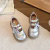 Zapatos de Cuero con Lazo de Moda para Niñas 2026 Primavera y Otoño Nuevos Versátiles Zapatos de Princesa para Niños, Zapatos de Suela Blanda para Niñas Pequeñas