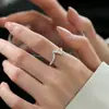 Anillo Mobius de Diamante Completo Nuevo de Amazon Venta Caliente de Comercio Exterior Anillo para Dedo Índice de Líneas Geométricas Irregulares Onda