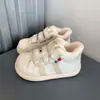 Zapatos de Algodón Cálido de Peluche con Velcro y Cabeza de Concha Retro para Mujer 2026 Invierno Nuevos Versátiles de Suela Plana Zapatos Birkenstock Peludos