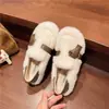 2026 Novos Sapatos de Algodão da Moda Estilo Comutador Outono-Inverno, Pantufas Peludas para Mulheres, Sola Macia, Sapatos Baixos Modernos para Uso Externo