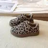 Zapatos Deportivos Nuevos Estilo Coreano para Niños de Primavera y Otoño, Estampado de Leopardo, Suela Suave, Zapatos Casuales, Color Sólido, Zapatos Blancos Pequeños para Niños Medianos y Grandes, Zapatos de Entrenamiento Alemanes