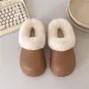 Chinelos de Exterior Modernos Versáteis com Solado Grosso e Forro de Pelúcia para Mulheres, Chinelos de Algodão Quentes Casuais Fashion e Versáteis