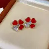 Pendientes de Mariposa con Diamantes Pintados en Spray de Aguja Plateada, Lujo Accesible, Pendientes de Gama Alta, Modernos, Exquisitos y Versátiles, Pendientes Personalizados para Mujer