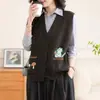 Chaleco de punto con cuello en V para mujer, otoño 2026, cárdigan sin mangas bordado de dibujos animados, chaleco suéter casual en capas
