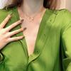 Diseño de nueva cadena de clavícula coreana, simple, estudiante Mori ins, viento frío, collar de luna y luna para mujer