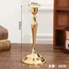 Suporte de Velas Europeu de Luxo Leve com Cabeça Única Jantar à Luz de Velas de Hotel Suporte de Velas Retrô Decoração de Casa Ornamentos de Suporte de Velas de Metal