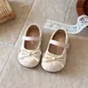 Zapatos Pequeños de Piel para Niñas con Lazo 2026 Otoño Nuevas Llegadas Zapatos Casuales para Bebés Niñas Niños Pequeños Dulces y Bebés Zapatos de Una Sola Pieza de Princesa