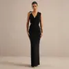 Vestido de Noite Europeu e Americano Transfronteiriço com Decote em V Profundo Halter com Recortes Cauda de Peixe Decoração Metálica nos Ombros Franzido com Cordão Bodycon Justo Vestido de Noite