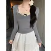 Camiseta de manga larga de encaje para mujer, nueva colección Otoño Temprano 2026, de alta gama, corte ajustado, perfecta para usar en capas o como prenda exterior, un top deslumbrante