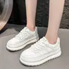 Zapatillas blancas de suela gruesa de alta gama para mujer, adecuadas para primavera y verano, zapatillas deportivas casuales versátiles y a la moda