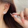 Pendientes de gato de cristal azul niebla de verano para mujer, diseño de nicho de aguja de plata, ligeros y lujosos, con amor dulce.