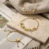 Pulseira Exquisita e Versátil de Aço Inoxidável Borboleta de Verão, Banhada a Ouro e Cravejada com Diamantes, Joia de Mão Elegante e Luxuosa para Mulheres, Presente para Melhores Amigas