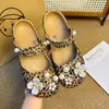 Accesorios para zapatos de ballet con estampado de leopardo DIY, estrellas de felpa adecuadas para zuecos, dijes de zapatos de moda y versátiles, hebillas decorativas de Gato KT