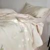 Juego de Cubrecama de Verano de Algodón Tencel Ultra Suave de Cuatro Piezas con Bordado de Tulipanes Frescos, Lavable, Adecuado para Dormir Desnudo, Cubrecama Delgado para Aire Acondicionado