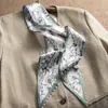Bufanda de Seda Diagonal Floral Retro de Moda para Decoración del Cabello, Cinta Larga para Atar el Cabello, Cinturón de Cintura, o como un Pañuelo Largo Pequeño para Mujer