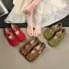 Zapatos de verano estilo nuevo Hada francesa 2026, con correa de velcro, punta cuadrada, Mary Jane, aumento de altura interno, diseño retro poco profundo