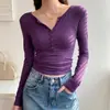 Camiseta de mujer con cuello en V y botones, estilo sexy, corte ajustado, camiseta base favorecedora, adecuada para principios de primavera y otoño, con mangas largas únicas de estilo americano