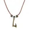 Colgante de Hacha Vikinga Nórdica Retro con Collar de Cuero para Hombres y Mujeres, Cordón de Cuero, Accesorios de Moda Personalizados para Hombres, Artículo Popular Transfronterizo