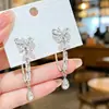 Pendientes de aro de mariposa de circón de lujo ligero estilo coreano para mujer, pendientes colgantes de gota de agua exquisitos, delicados y animados para el uso diario y citas