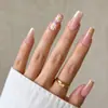 Uñas Postizas Portátiles, Estilo de Comercio Exterior, Uñas Postizas Francesas Blancas con Borde Blanco en Forma de Escalera Larga con Patrón de Flores Degradadas, 24 Piezas, Hechas a Mano Puras, Longitud Media, Venta al por Mayor
