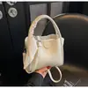 Bolsa Saco Popular Transfronteiriça, Design de Nicho Retrô, Bolsa Pequena Portátil de Cesta de Legumes para Ombro e Transversal, Acessórios de Lenço de Seda