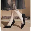 Nuevos Zapatos de Tacón Alto Negros Apuntados con Adorno de Pedrería para Mujer, Estilo Francés Sexy y Hermosos Zapatos de Tacón Bajo, Colección Primavera y Otoño 2025