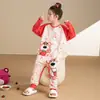 Pijama de una pieza para niña para primavera y otoño, de manga larga, saco de dormir anti-patadas y anti-frío, ropa de casa linda de dibujos animados para niñas pequeñas