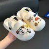 Nuevos Zapatos Birkenstock Modelo 2026 con Sensación de Caminar sobre las Nubes, Punta Cerrada, Lindos de Dibujos Animados, Antideslizantes, Pantuflas Gruesas para Interiores, Sandalias para Padres e Hijos