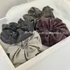 Goma para el pelo de tela Vintage Line con Estilo de Viajero de Alta Gama, Lazo para Cola de Caballo para Mujer, Accesorio Versátil para el Cabello
