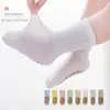 25 Pares de Meias Finas de Malha para Primavera e Verão Meias Sem Costura para Bebê Meias para Chão para Bebês e Crianças Pequenas Meias de Cano Médio para Crianças com Cola Antiderrapante