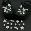 Lujo ligero pez plateado pequeño compatible con Crocs forma de corazón pedrería estrella de mar dijes para zapatos hebillas de zapatos accesorios decoración de moda diy