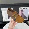 Sapatos Birkenstock femininos de camurça retrô, nova coleção outono 2026, com tiras de velcro e fivelas duplas, sola plana, estilo Mary Jane versátil