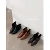 Botas de tornozelo plissadas estilo retrô 2026 com bico fino e salto baixo, nova coleção outono/inverno, estilosas e versáteis, botas que afinam