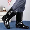 Botas de lluvia impermeables de caña alta para hombre, de color liso, suela gruesa, duraderas, ligeras, cálidas, de altura media y antideslizantes.