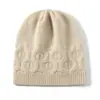 Gorro Espeso Color Puro Cachemir Mujer Trenzado Nuevo Otoño e Invierno Cálido Tejido Lana Protección Orejas Nuevo Gorro de Lana