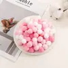 Pompons de poliéster altamente elásticos e que não soltam fiapos, pompons pequenos multicoloridos, enfeites de Natal para artesanato de jardim de infância, acessórios para sapatos e chapéus, e materiais auxiliares