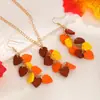 Pendientes de Hoja de Arce de Colores Adelgazantes Estilo Europeo y Americano para Mujer Colgante de Hoja de Arce Fresco y Versátil