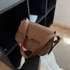 Bolso Pequeño de Gama Alta para Mujer Otoño e Invierno 2022 Nuevo Moderno Nuevo Llegado Bolso Cruzado de Moda Bolso Cuadrado Pequeño para Hombro o Axila