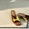 Sandalias de Terciopelo Ligeras de Lujo de Temporada, Estilo Nuevo, Punta Cuadrada, Correa Única, Retro Francés, Plisadas, de Temperamento, para Mujer, Estilo Verano, Pantuflas, Ropa de Exterior para Mujer