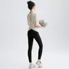 Novo Top de Yoga Costas Nuas 2025 para Mulheres, Conjunto Esportivo para Treinamento e Corrida, Top de Manga Curta de Verão para Pilates e Fitness
