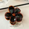 Presilha de Cabelo Flor de Âmbar Vintage com Toque de Luxo, Presilha de Tubarão para Cabelo Meio Preso, Presilha de Cabelo Simples Retrô de Frangipani, Presilha para Rabo de Cavalo
