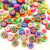 2024 Nuevos accesorios DIY europeos y americanos cuentas de arcilla polimérica suave de frutas cuentas de carita sonriente cuentas de flores de 10 mm cuentas de arcilla polimérica suave de carita sonriente