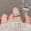 Anel liso elegante e minimalista para o dedo indicador, popular entre influenciadoras femininas, anel oco de luxo leve, anel de laço nicho estilo coreano